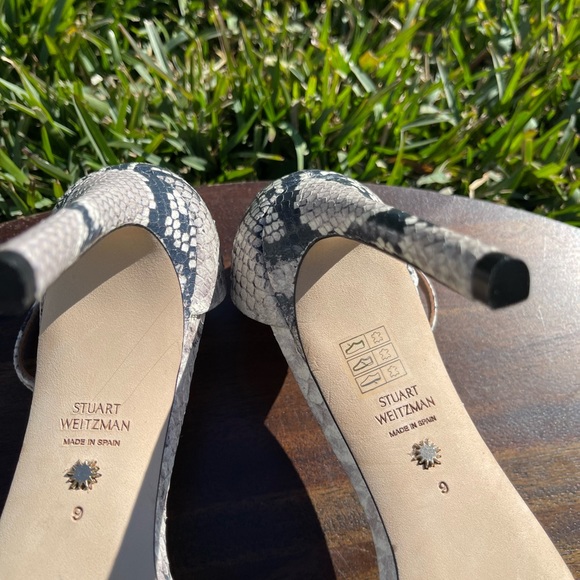 Stuart Weitzman snake embossed crisscross leather Ankle strap sandals size 9 new - Picture 5 of 8